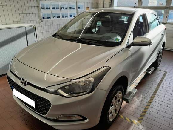 Вид спереди слева