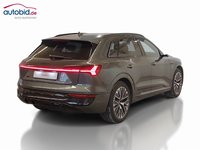 Pogled od pozadi desno