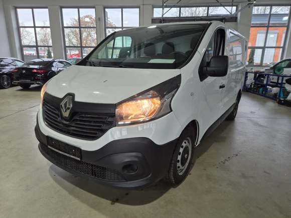 Вид спереди слева