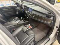 Вид на салон