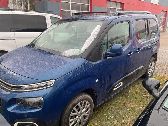 Vaizdas iš priekio kairės