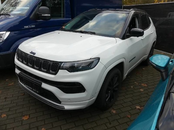 Vaizdas iš priekio kairės