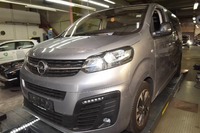 Vaizdas iš priekio kairės