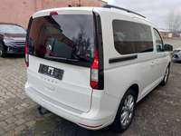 Pogled od pozadi desno