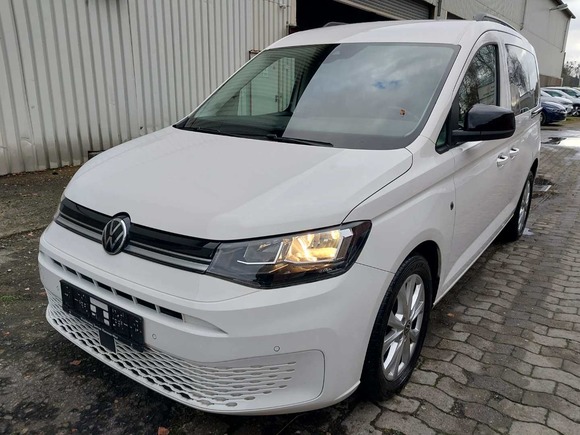 Pogled od napred levo