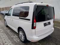 Pogled od pozadi levo