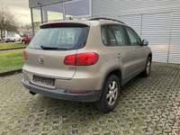 Pogled od pozadi desno