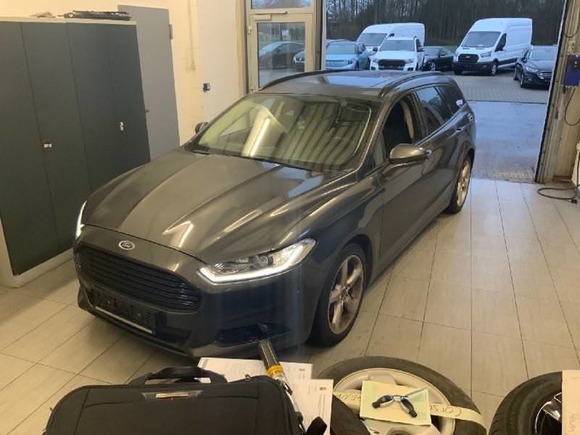 Vaizdas iš priekio kairės