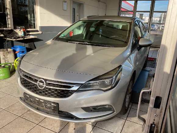 Vaizdas iš priekio kairės