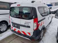 Pogled od pozadi desno