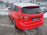 Vaade tagant vasakult