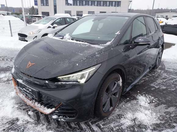 Pogled od napred levo