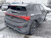 Pogled od pozadi desno