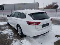 Pogled od pozadi levo