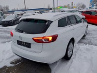 Pogled od pozadi desno