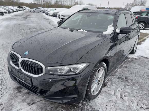 Pogled od napred levo