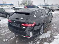 Pogled od pozadi desno