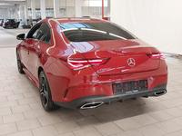 Pogled od pozadi levo