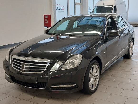 Вид спереди слева