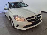 Pogled desno spredaj