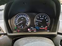 Pohľad na združený prístroj na palubnej doske