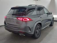 Pogled od pozadi desno