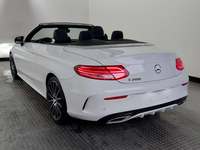 Widok z tyłu po stronie lewej