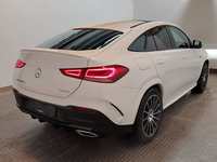 Pogled od pozadi desno