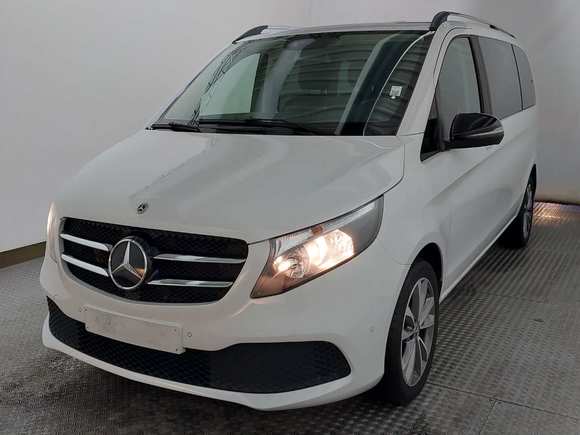 Pogled od napred levo