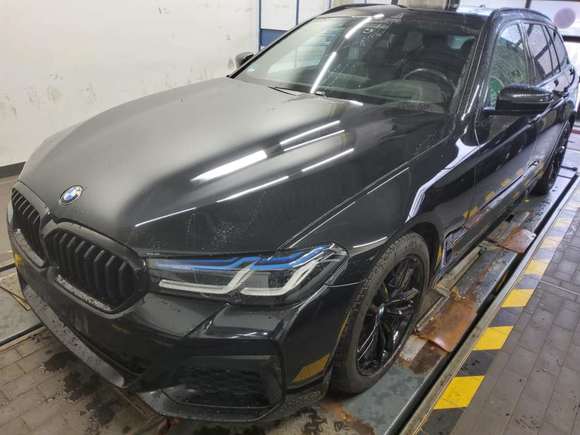 Vue de l’avant gauche