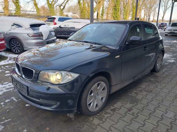 Pogled od napred levo