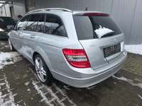 Pogled od pozadi levo