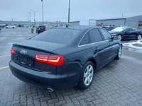 Pogled od pozadi desno