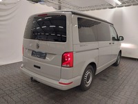 Pogled od pozadi desno