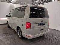 Pogled od pozadi levo