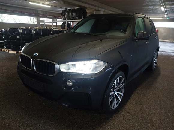 Pogled od napred levo