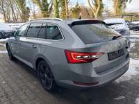 Pogled od pozadi levo