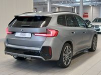 Pogled od pozadi desno