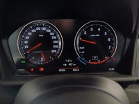 Pohľad na združený prístroj na palubnej doske