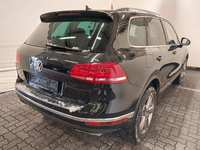 Pogled od pozadi desno