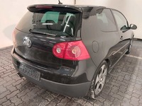 Pogled od pozadi desno