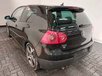 Pogled od pozadi levo