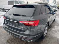 Pogled od pozadi desno