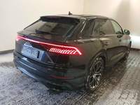 Pogled od pozadi desno