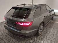 Pogled od pozadi desno