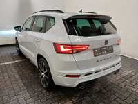 Pogled od pozadi levo