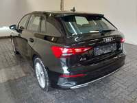 Vaade tagant vasakult