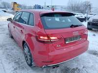 Pogled od pozadi levo