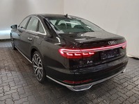 Vaade tagant vasakult