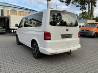 Pogled od pozadi levo